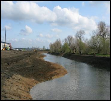 File:Construction of backwater at top of back channel.jpg