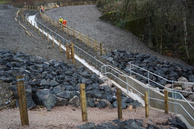 File:New overflow channel Yellow Dam.jpg