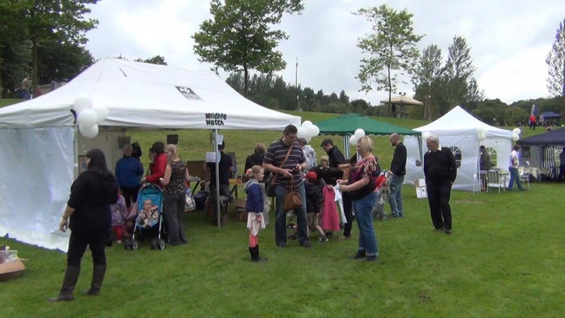 File:Community event involving local artist (5).jpg