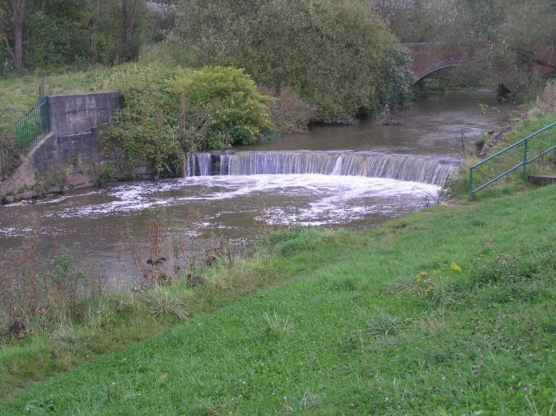 File:River Medlock weir Clayton Vale.png