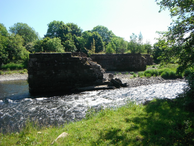 File:Old Railway Crossing Prior to Demolision 2013.JPG