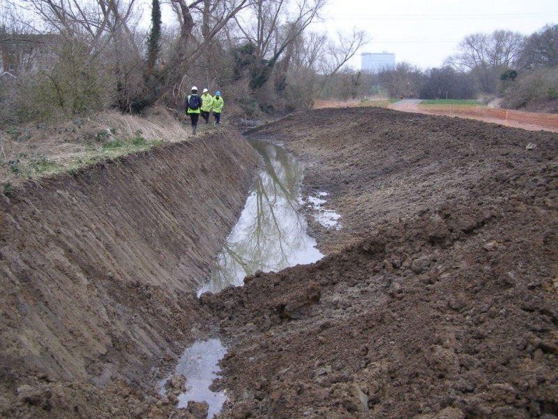 File:The River Hogsmill at Watersedge.JPG